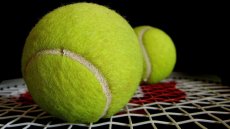 Carry a Pair of Tennis Balls in Your Gym Bag to Relieve Soreness