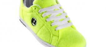Airwalk tennis shoes
