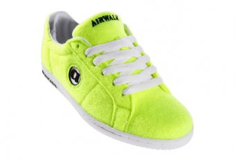 Airwalk tennis shoes