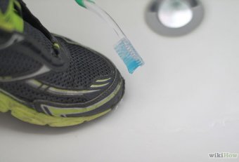 Cleaning black tennis shoes